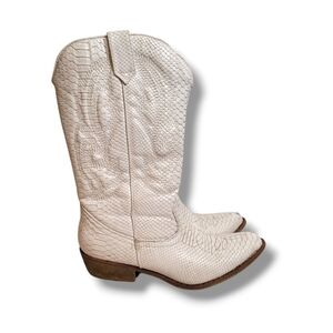 Coconuts By Matisse White Western Boots Womens Size 7.5 Gaucho